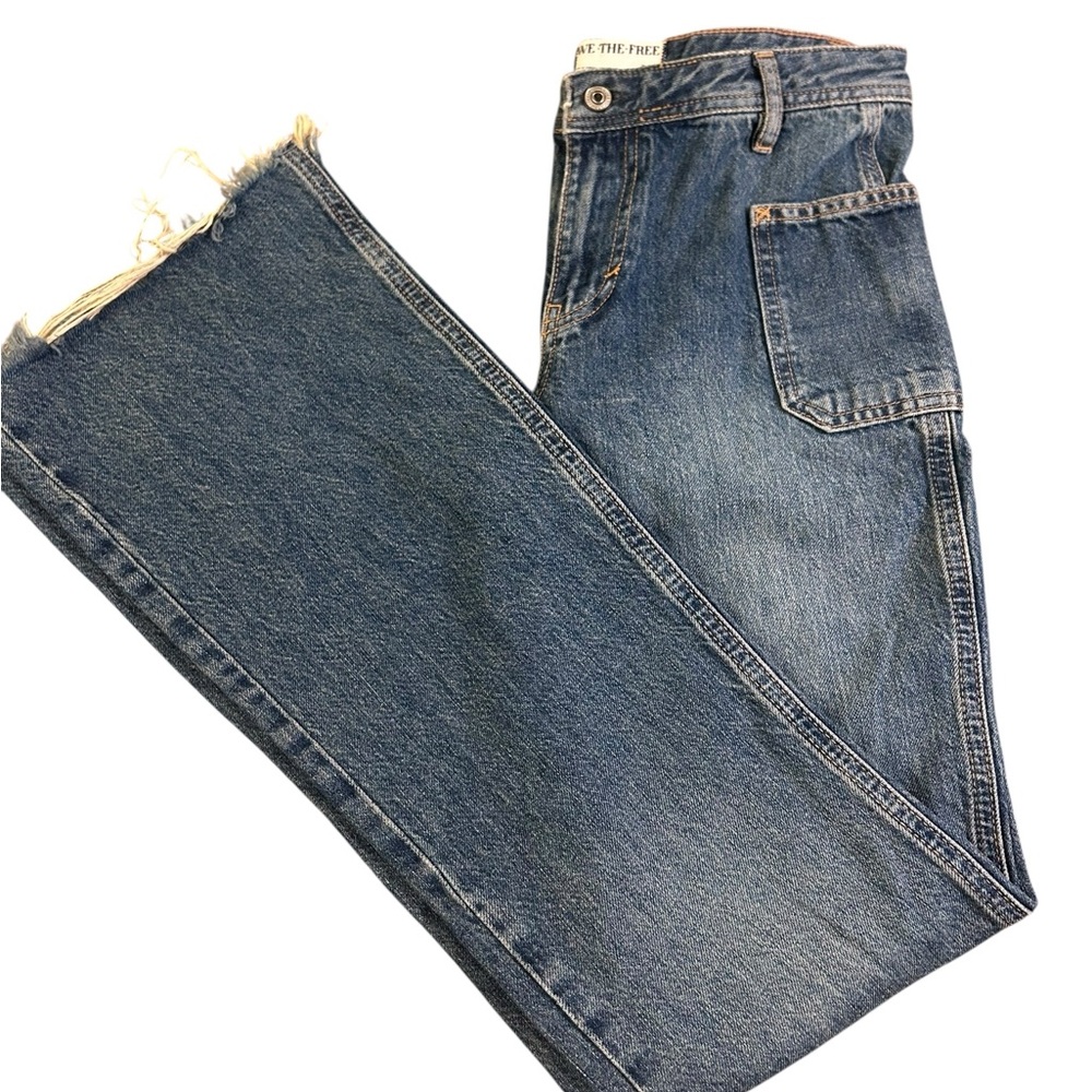 WE THE FREE Free People Izzy‎ Flare Jeans Sz 26 Frayed Hem Utility Patch Pockets